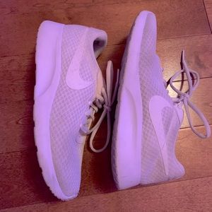 Nike Roshe Run shoes
